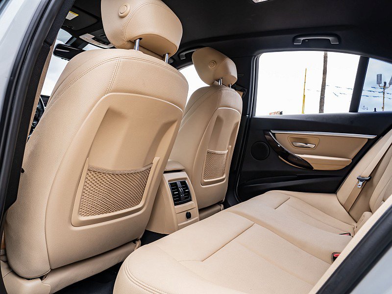 Used 2018 BMW 330e RWD image 17