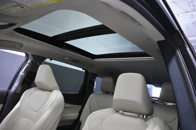 Used 2025 INFINITI QX60 Luxe w/ Vision Package image 17