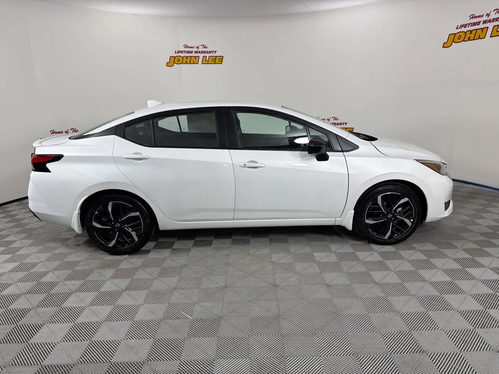 New 2025 Nissan Versa SR w/ Trunk Package image 7