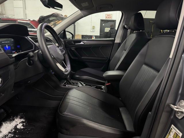 Used 2024 Volkswagen Tiguan SE image 15