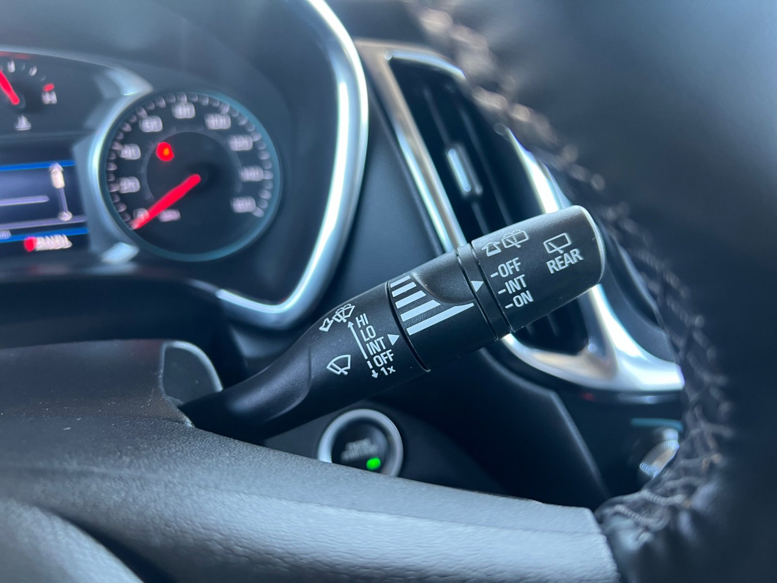 Used 2024 Chevrolet Equinox LT image 22