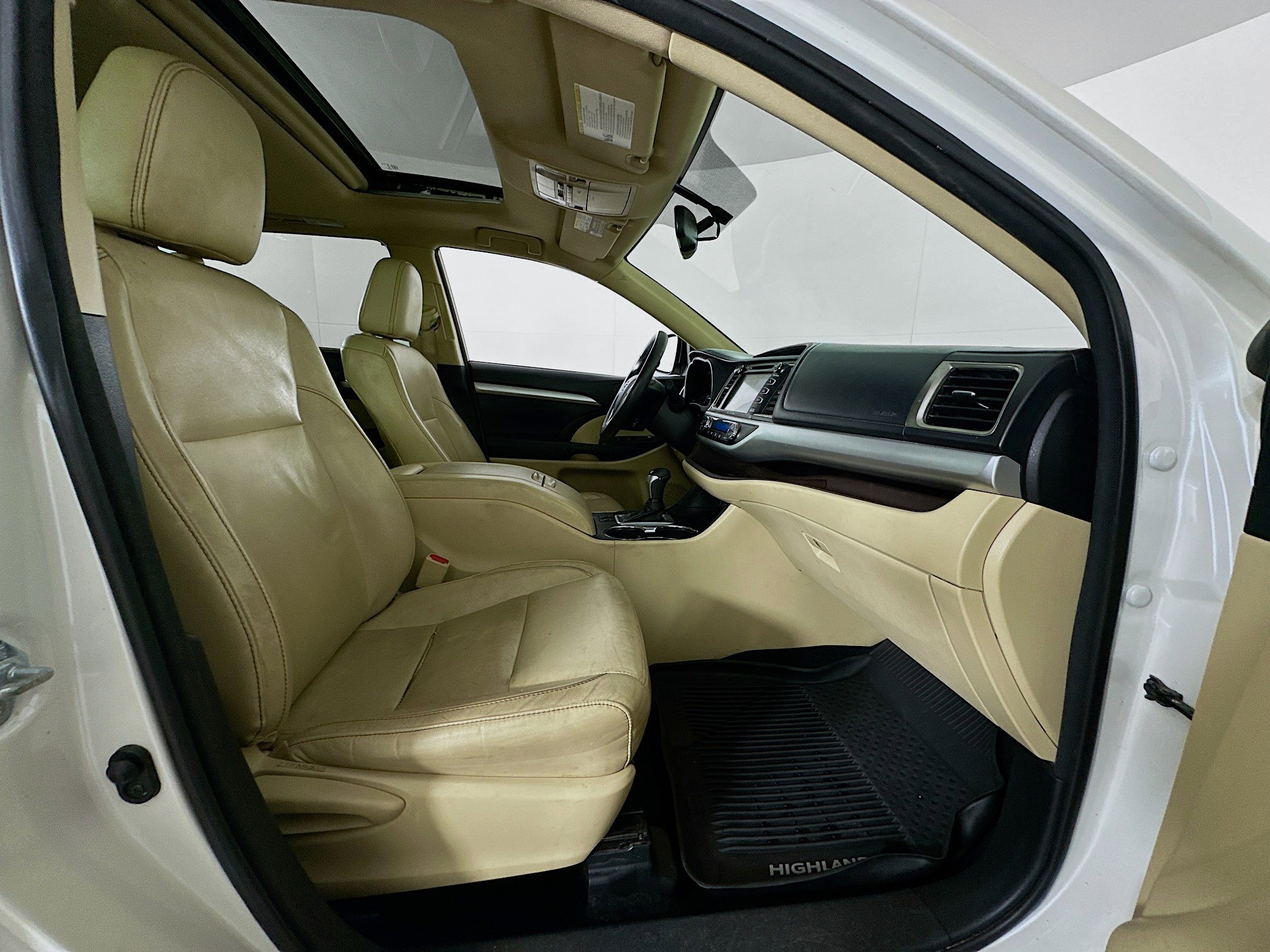 Used 2016 Toyota Highlander XLE image 35