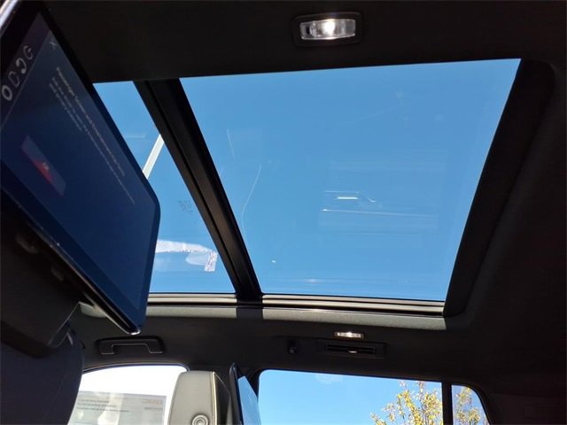 New 2026 GMC Yukon Elevation image 13