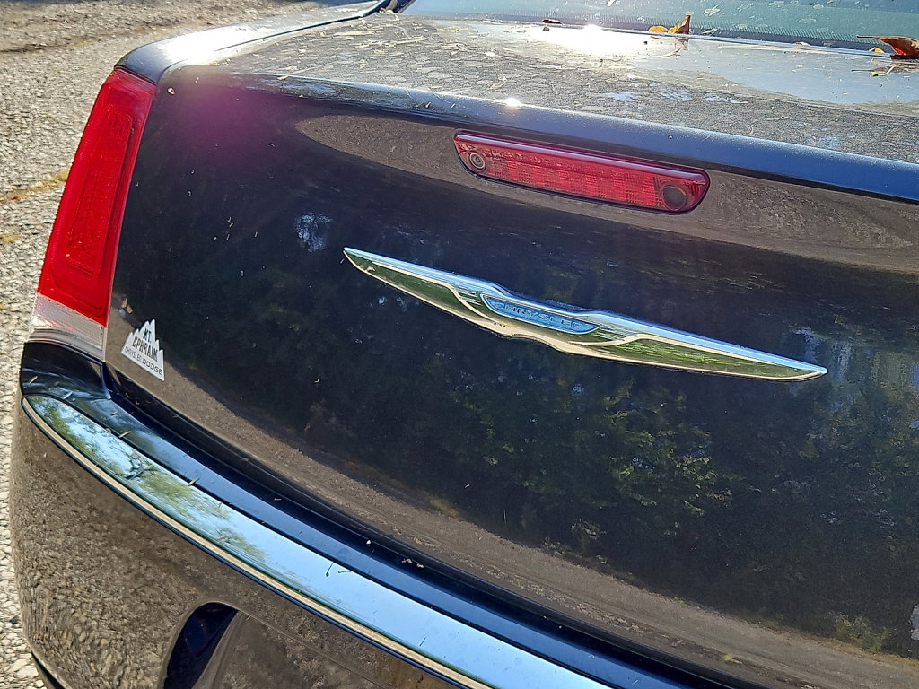 Used 2018 Chrysler 300 Touring image 16