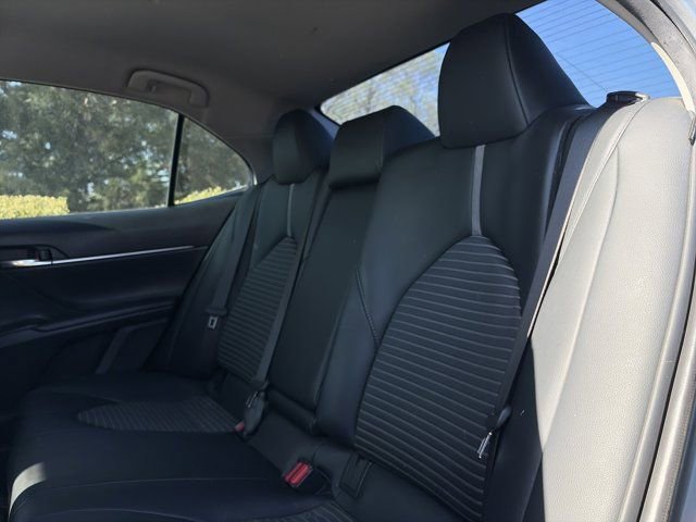 Used 2020 Toyota Camry SE image 11