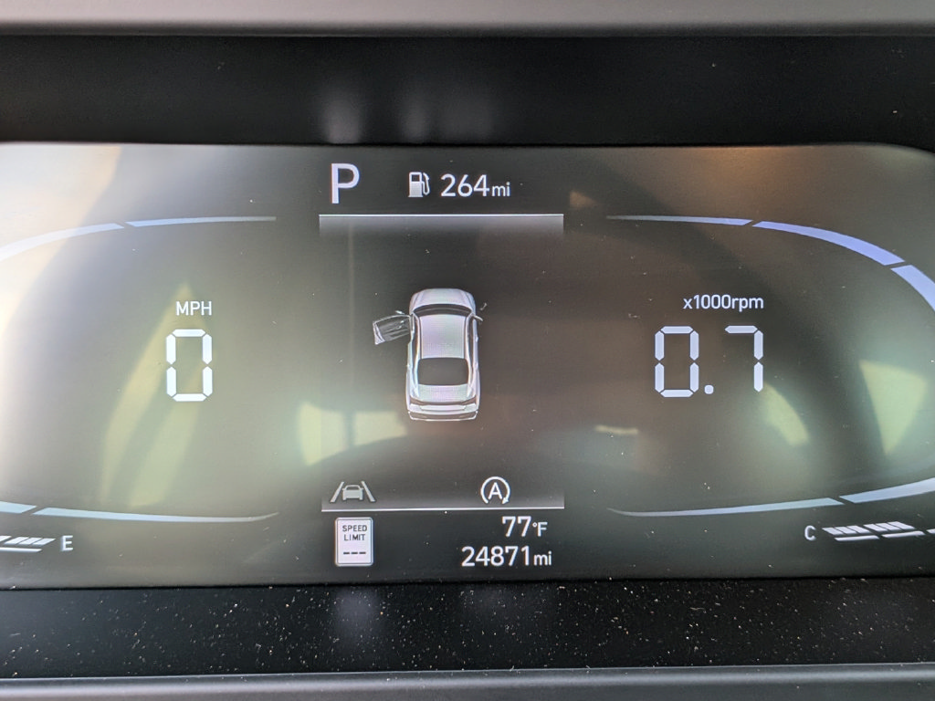 Used 2024 Hyundai Elantra SE FWD image 29