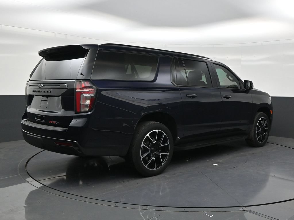 Used 2024 Chevrolet Suburban RST w/ Luxury Package RWD image 5