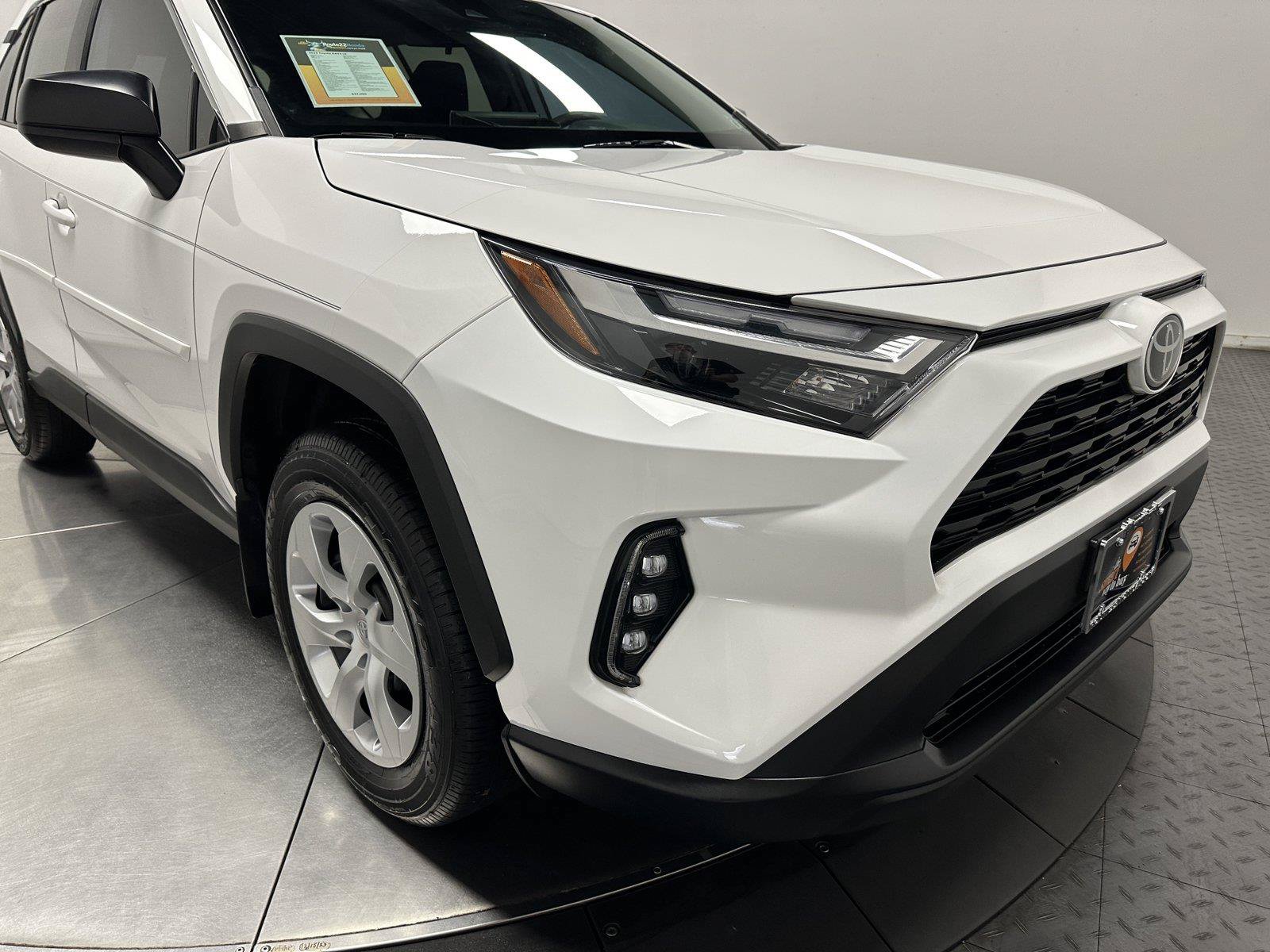 Used 2023 Toyota RAV4 LE AWD/4WD image 3