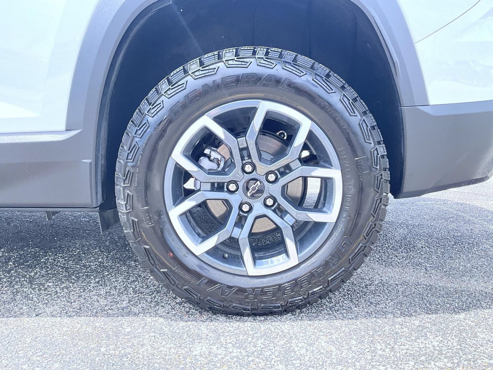 Certified 2026 Chevrolet Equinox ACTIV w/ Safety and Technology Package AWD/4WD image 22