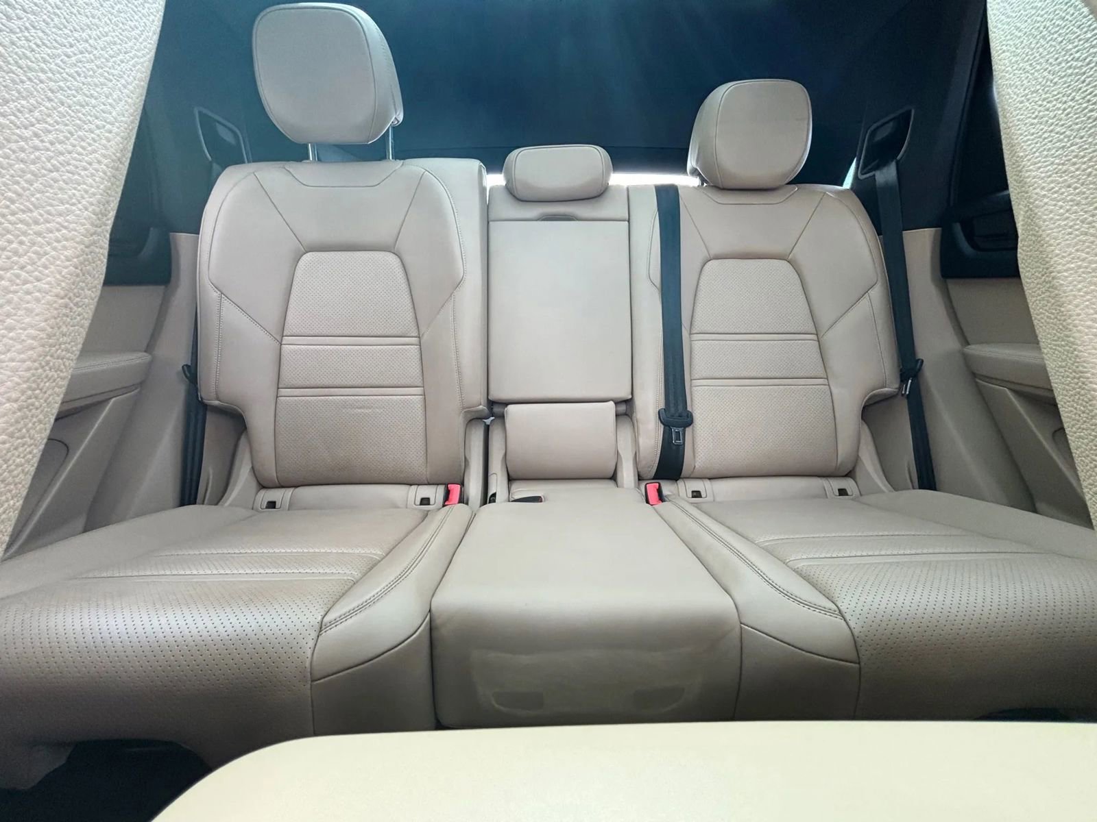 Used 2019 Porsche Cayenne image 48