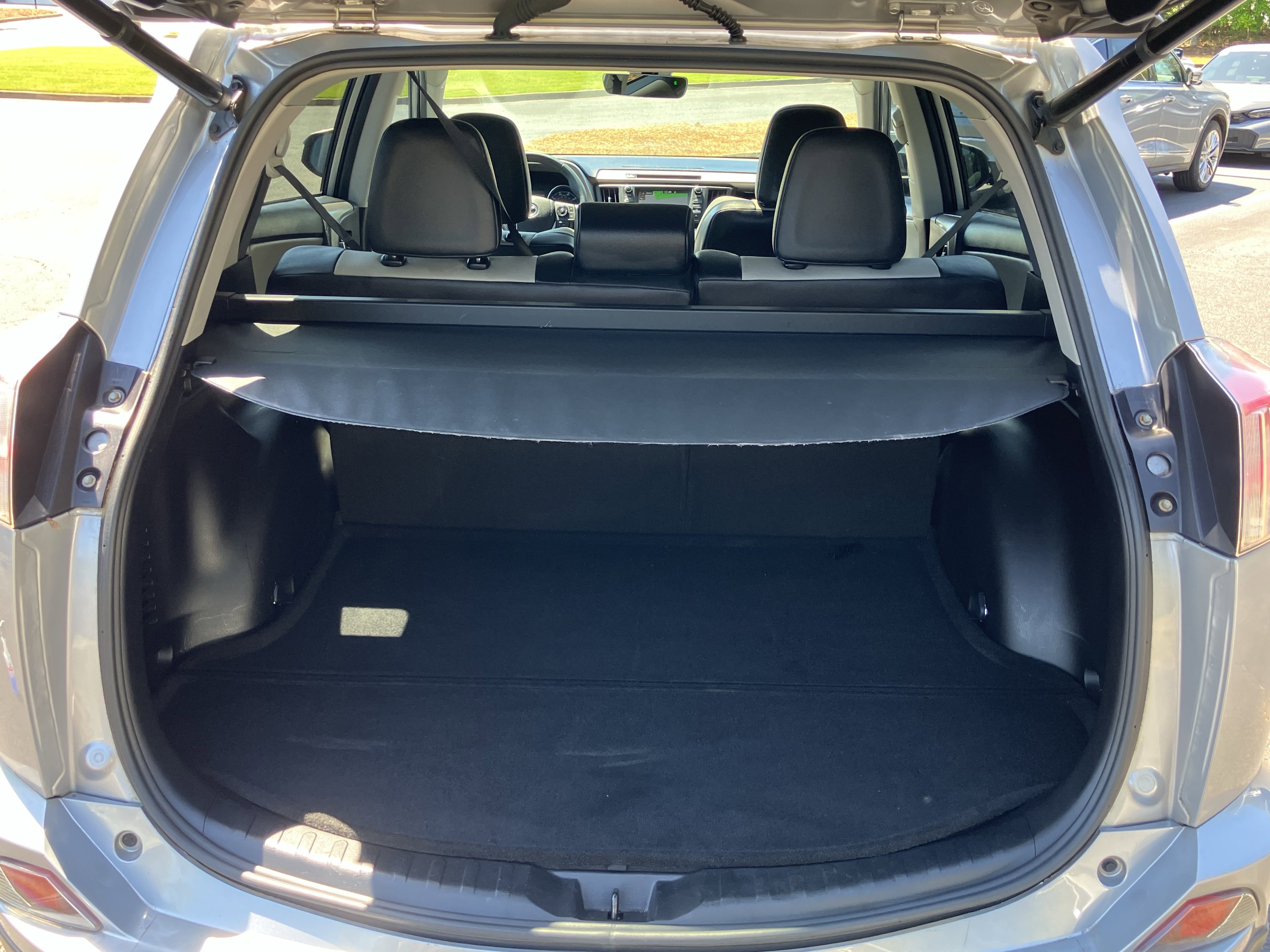 Used 2016 Toyota RAV4 Limited FWD image 34