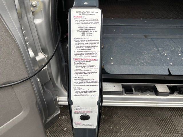 Used 2022 GMC Savana 2500 Mobility w/ Enhanced Convenience Package image 12