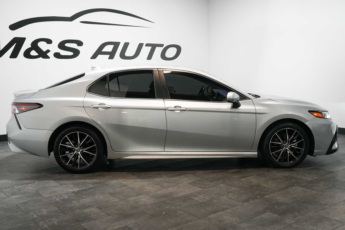 Used 2021 Toyota Camry SE FWD image 8