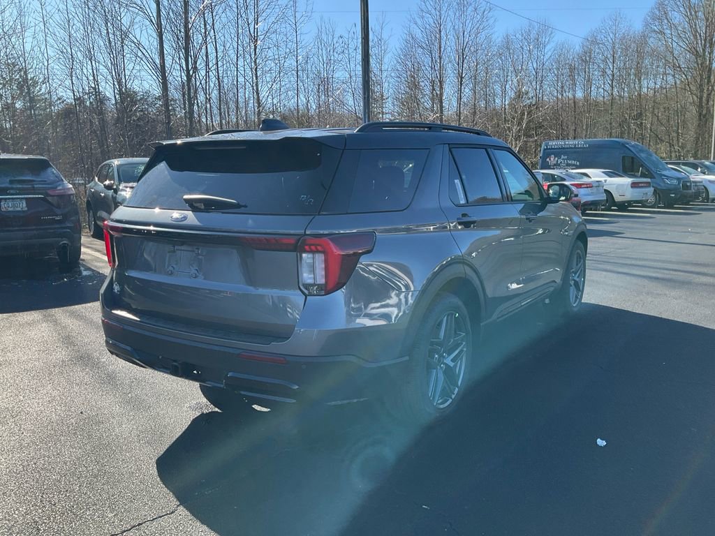 New 2026 Ford Explorer ST-Line w/ ST-Line Street Pack image 5