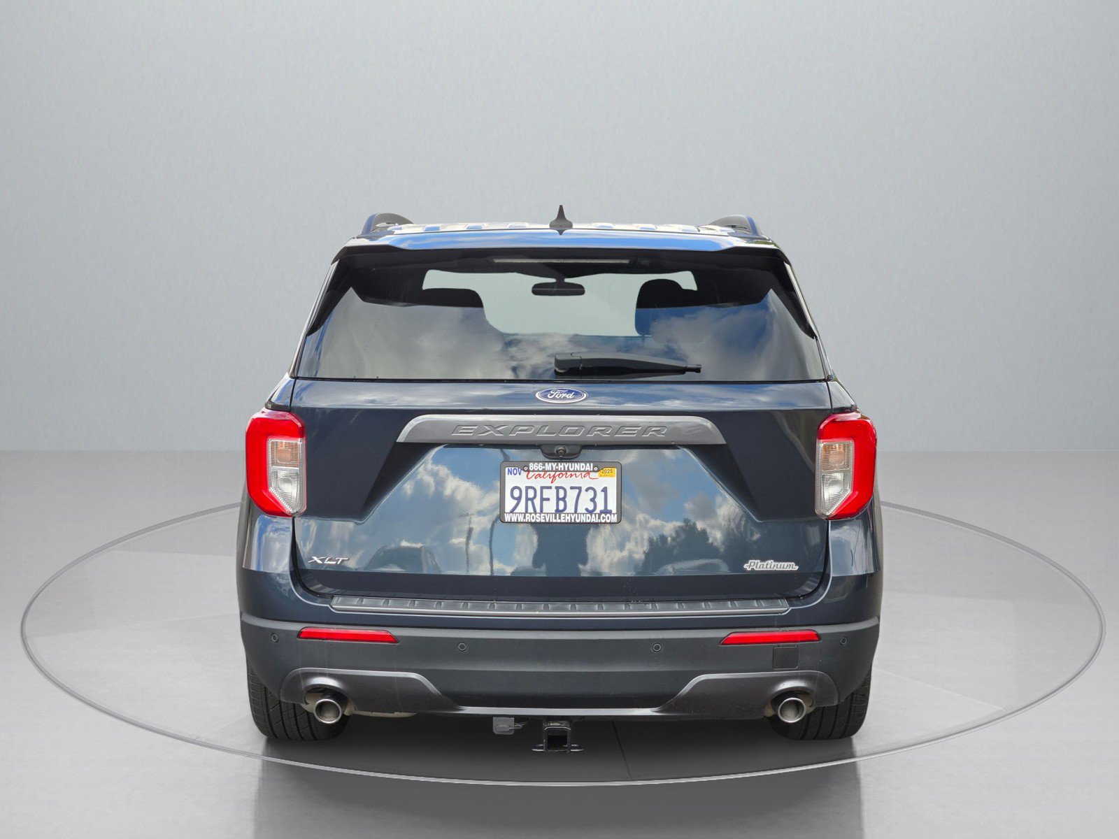 Used 2022 Ford Explorer XLT w/ Equipment Group 202A image 7