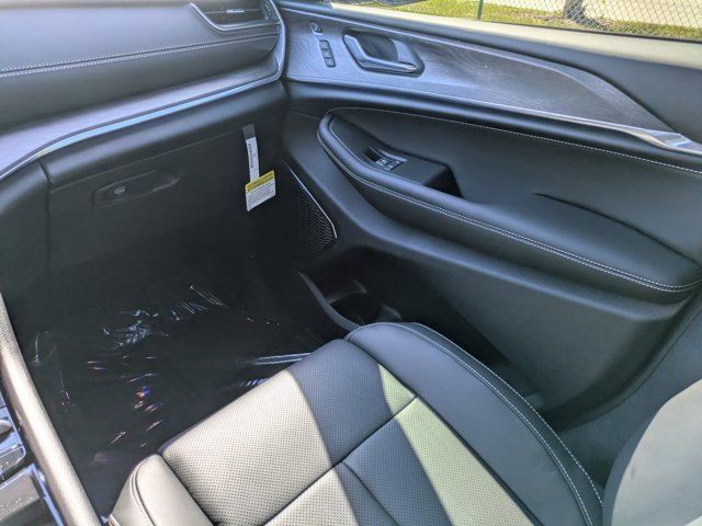 New 2025 Jeep Grand Cherokee L Overland w/ Advanced Protech Group III image 16