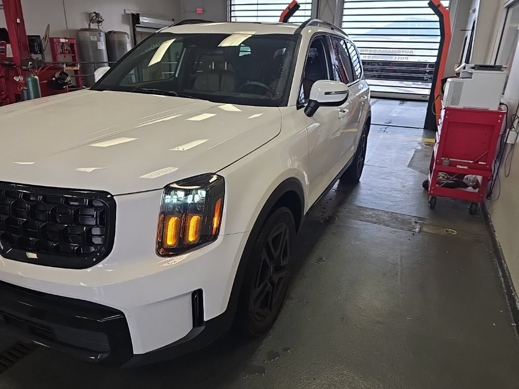 Used 2024 Kia Telluride EX X-Line AWD/4WD image 2
