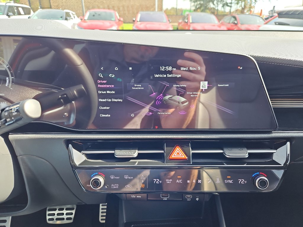 Used 2023 Kia Niro Wave w/ Wave Preserve Package image 13