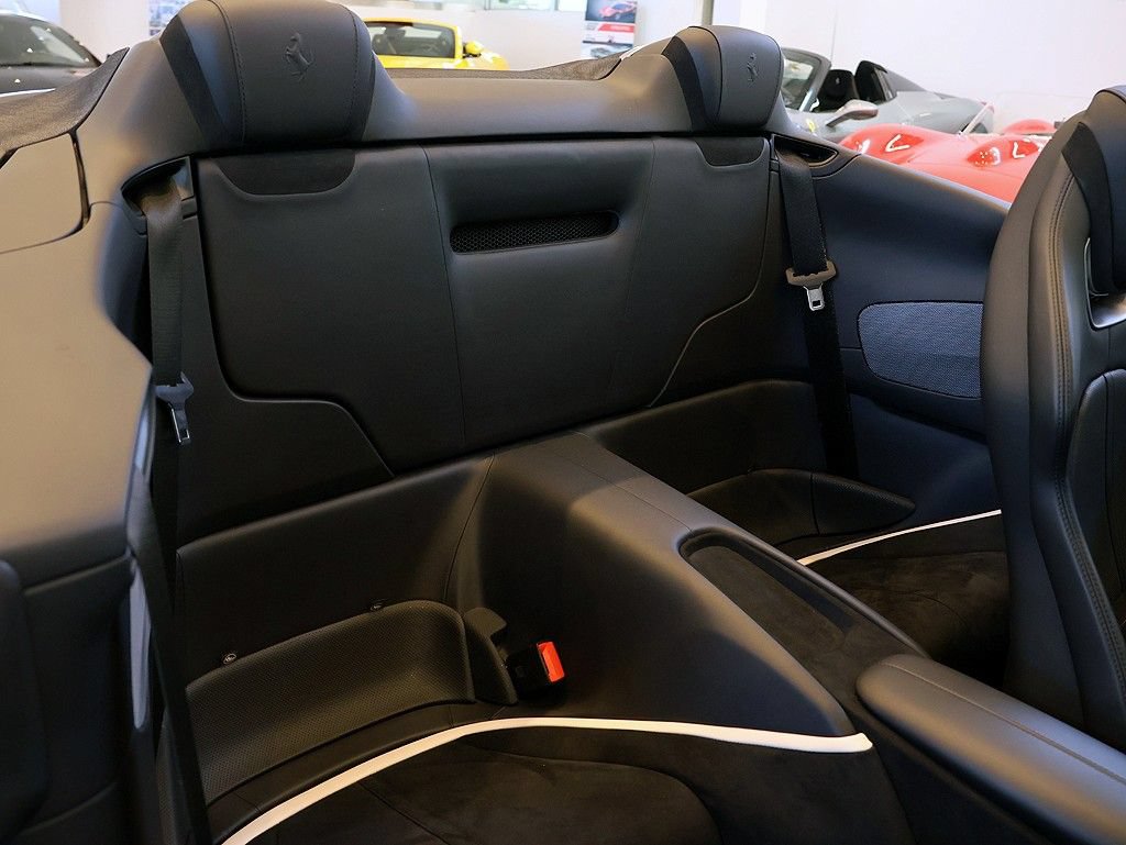 Certified 2024 Ferrari Roma Spider RWD image 94