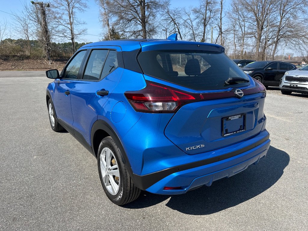 Used 2022 Nissan Kicks S image 5