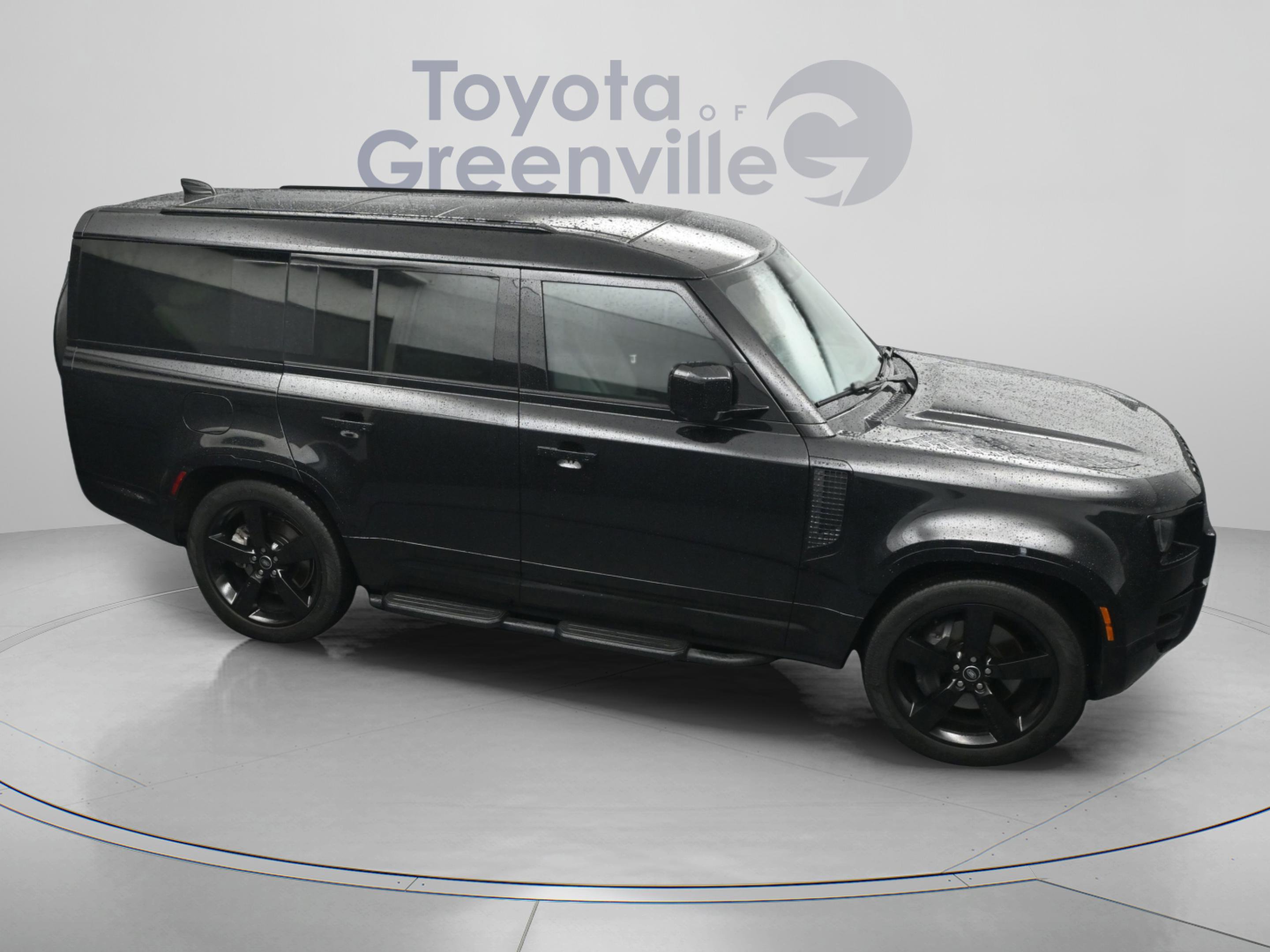 Used 2025 Land Rover Defender 130 X-Dynamic SE AWD/4WD image 18