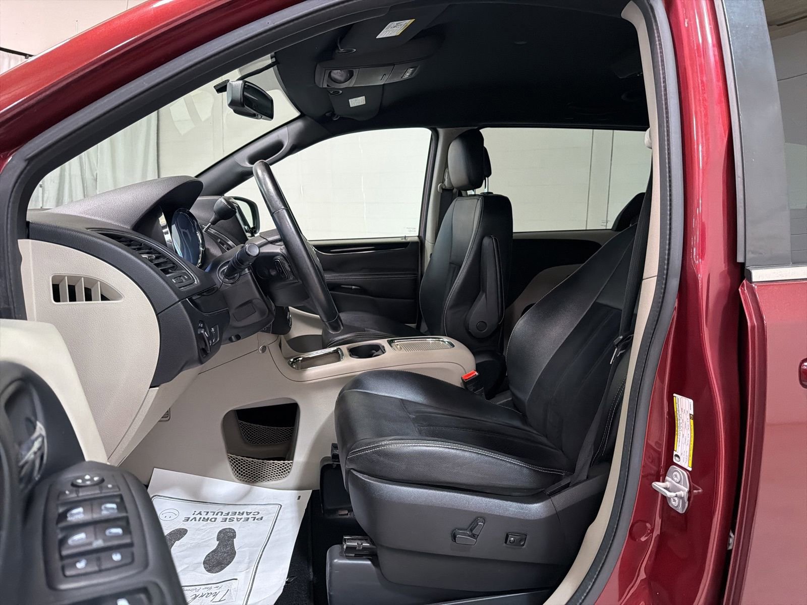 Used 2018 Dodge Grand Caravan SXT image 9
