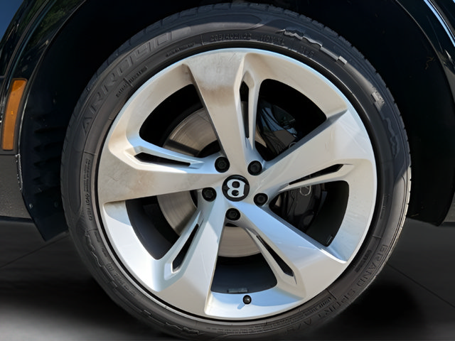 Used 2019 Bentley Bentayga AWD/4WD image 30