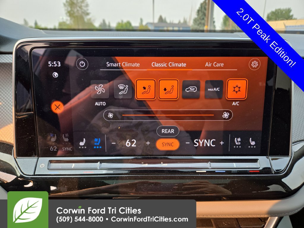 Used 2025 Volkswagen Atlas Peak Edition SE AWD/4WD image 23
