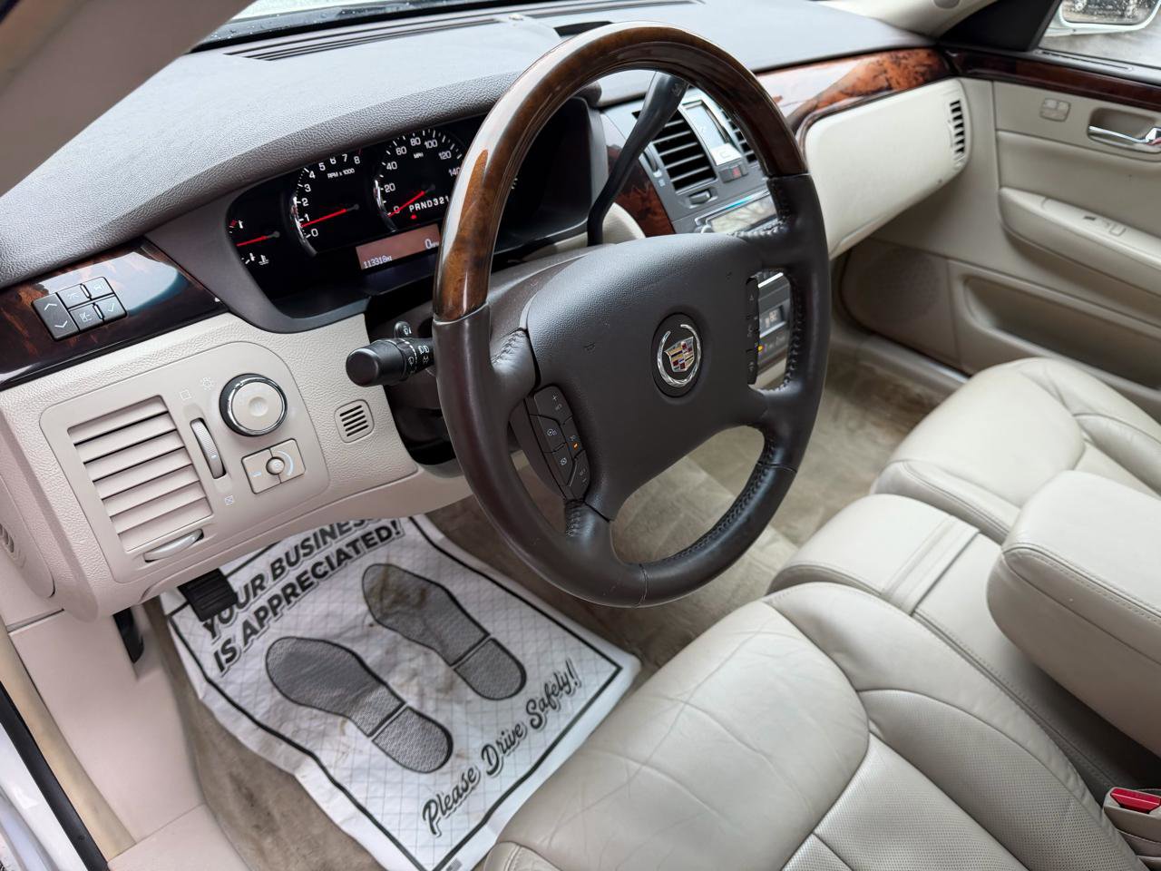 Used 2009 Cadillac DTS FWD image 9