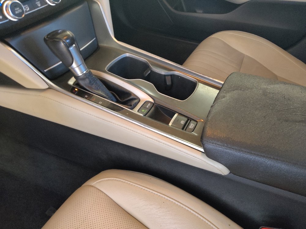 Used 2018 Honda Accord Touring image 26