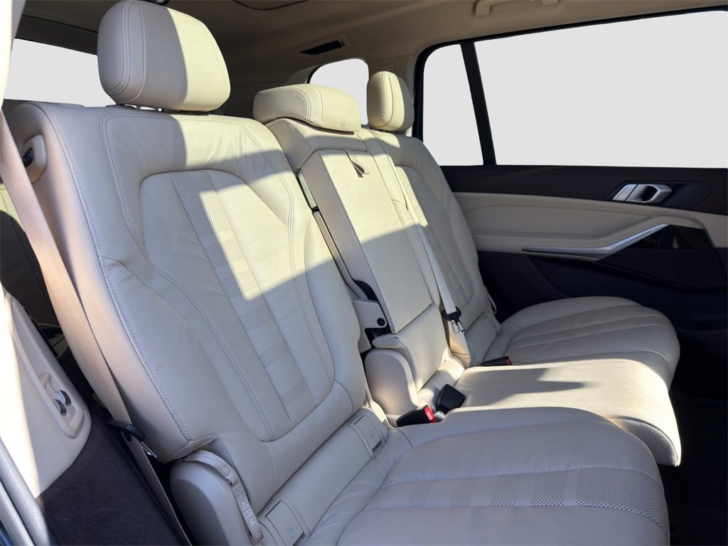 Used 2019 BMW X7 xDrive40i w/ Cold Weather Package image 16