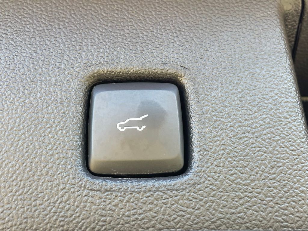 Used 2022 Ford Escape SEL w/ Technology Package AWD/4WD image 19