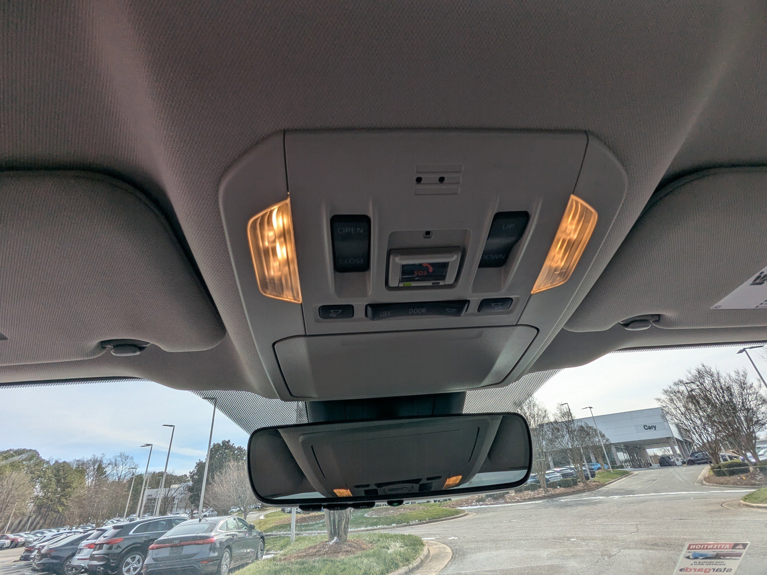 Used 2023 Toyota Highlander XLE image 28