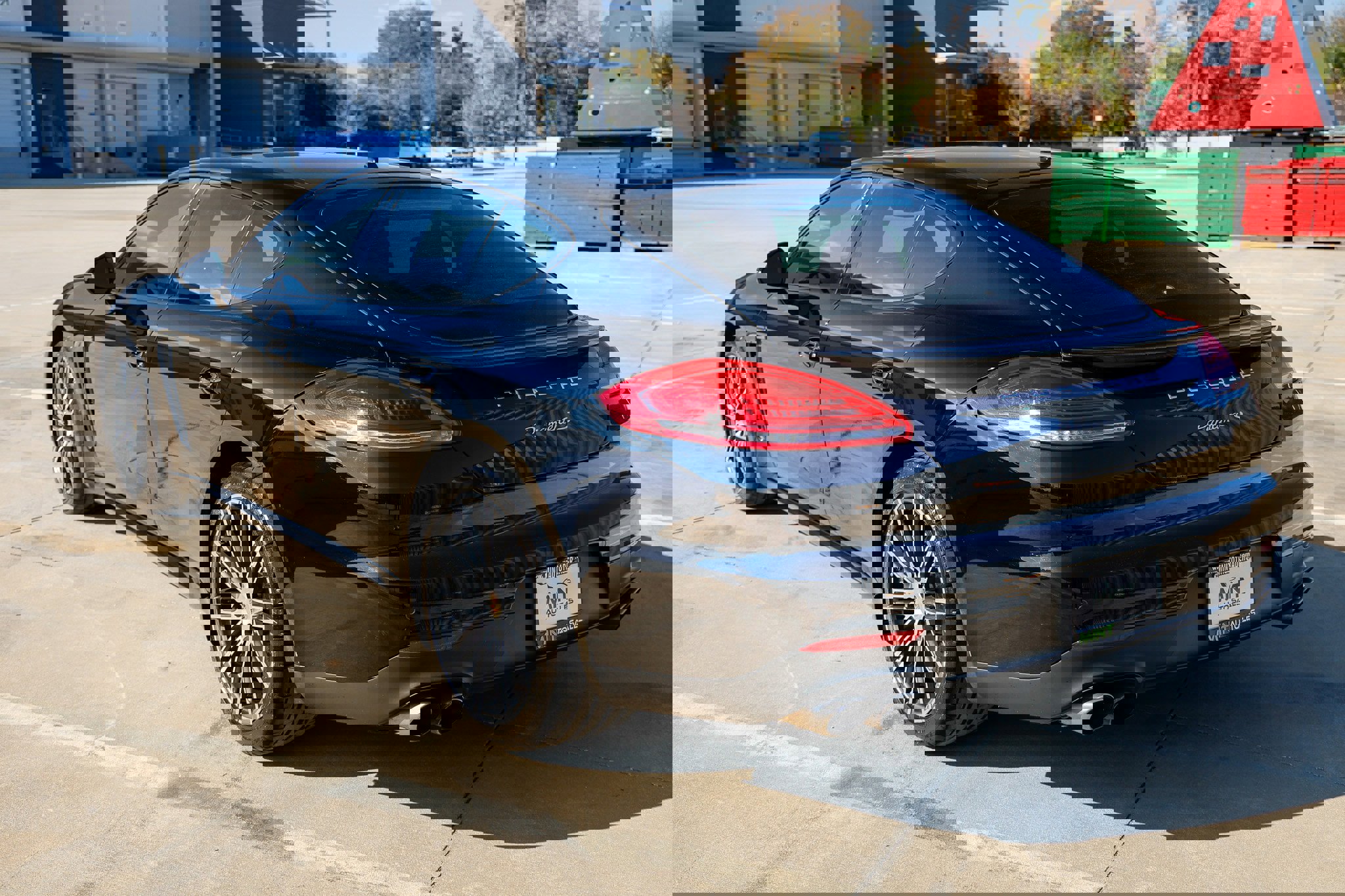 Used 2016 Porsche Panamera S image 10