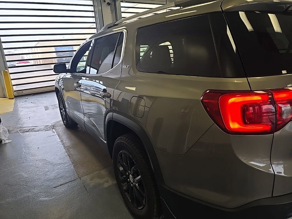 Used 2019 GMC Acadia SLT image 3