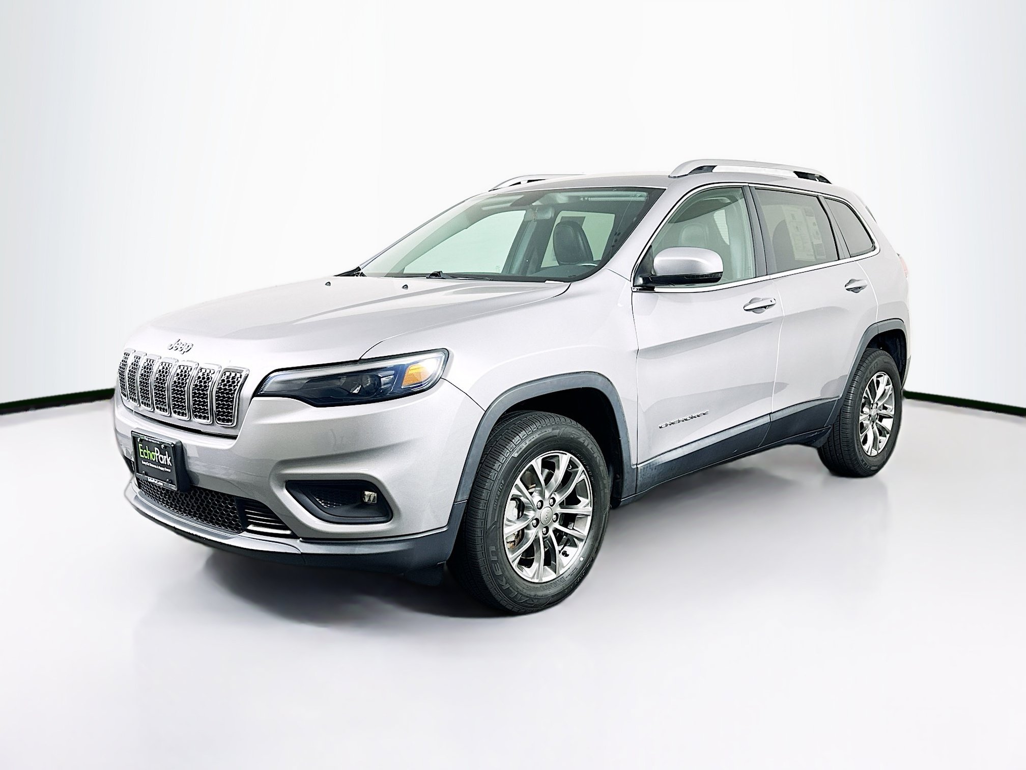 Used 2020 Jeep Cherokee Latitude Plus AWD/4WD image 3