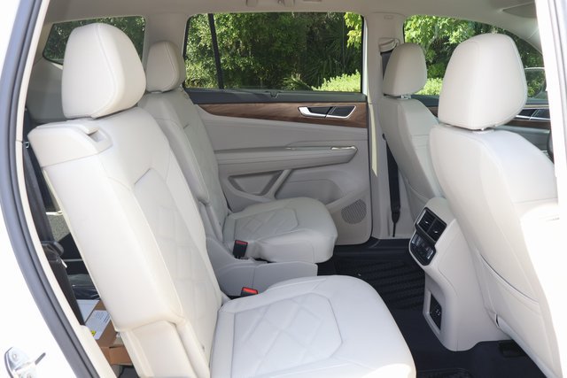 Certified 2026 Volkswagen Atlas SE FWD image 18