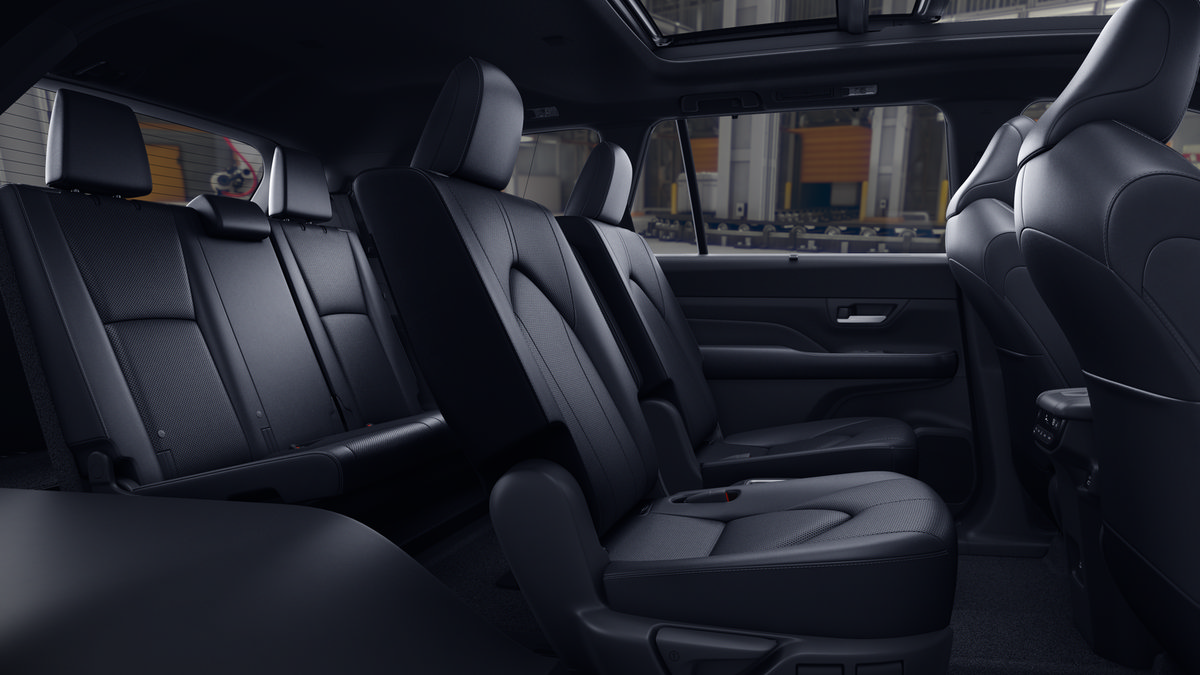 New 2026 Toyota Grand Highlander AWD Hybrid image 2
