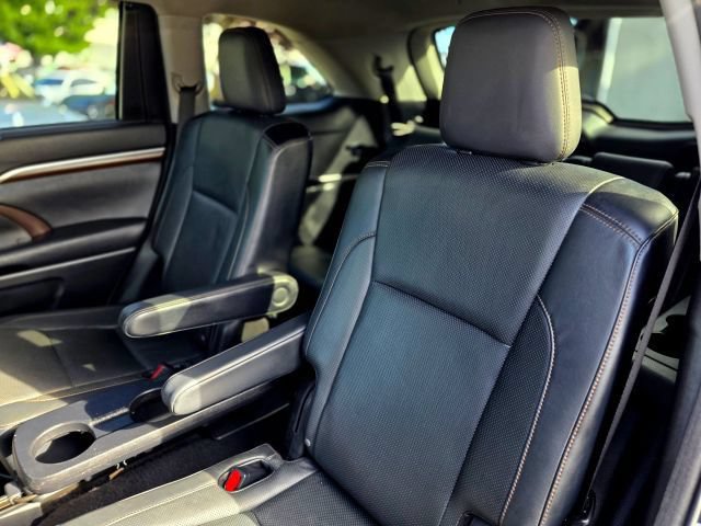 Used 2015 Toyota Highlander Limited AWD/4WD image 39