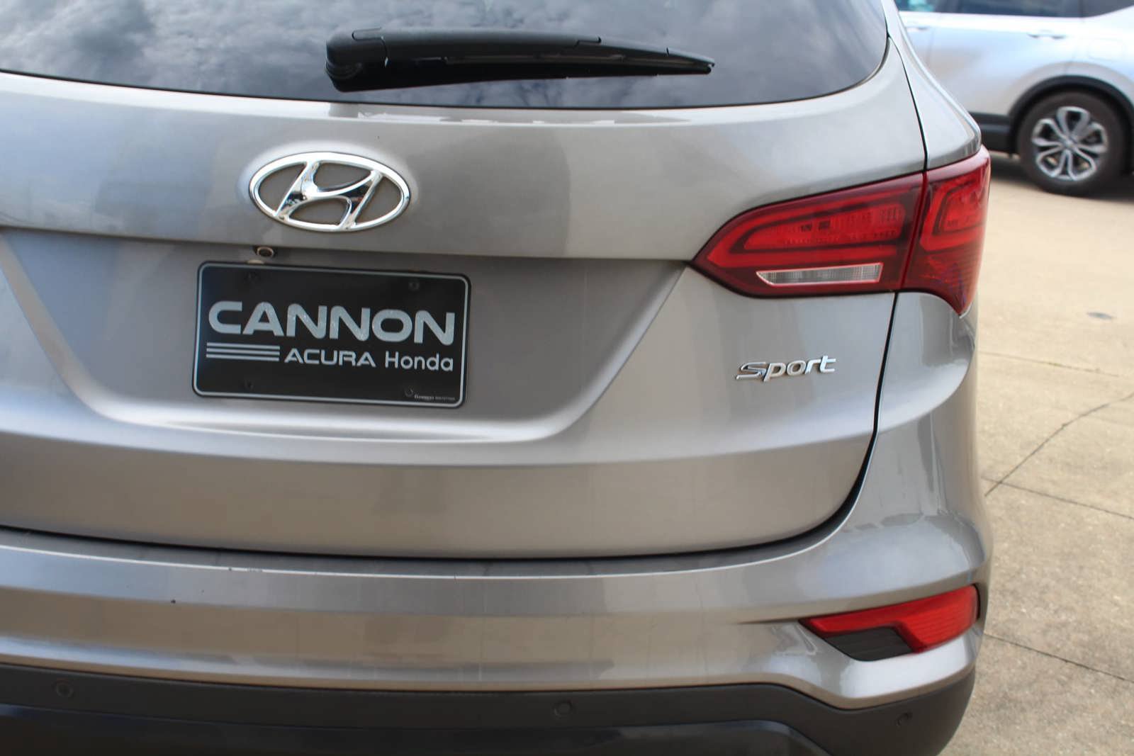 Used 2018 Hyundai Santa Fe Sport w/ 2.4L Tech Package 04 FWD image 5