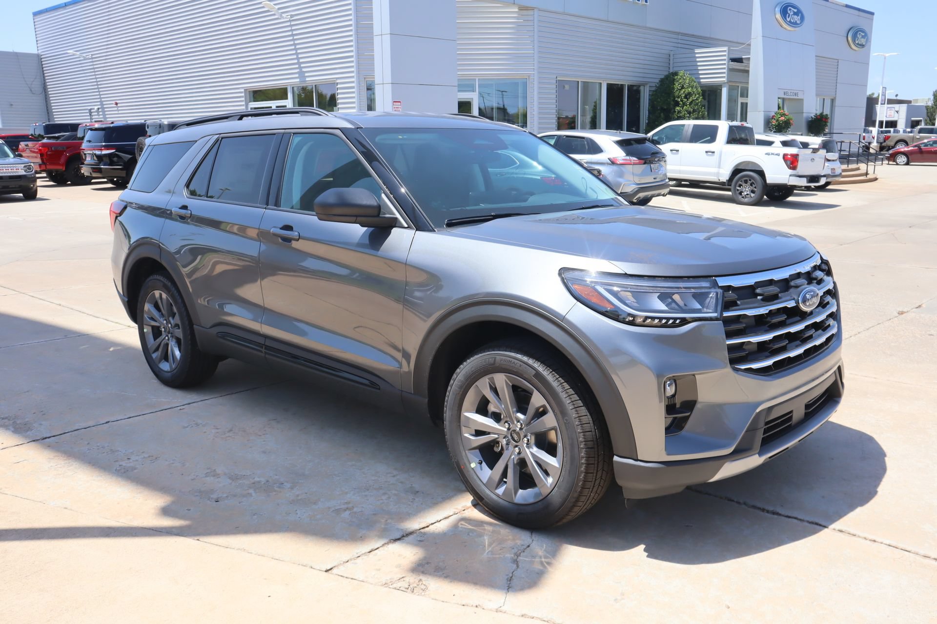 New 2026 Ford Explorer Active w/ Active Comfort Package AWD/4WD image 1