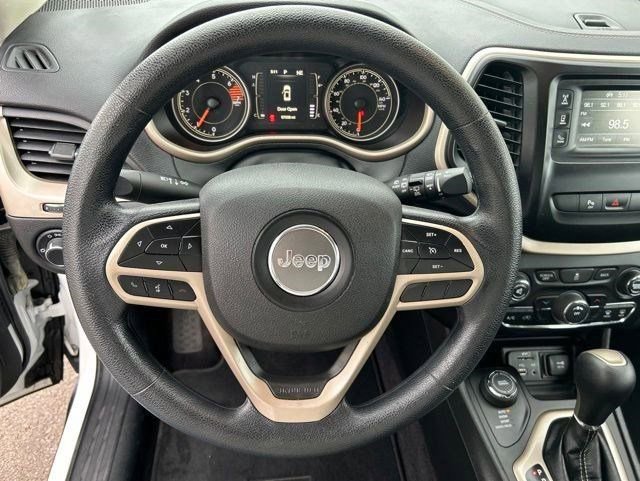 Used 2017 Jeep Cherokee Sport w/ Safety Group AWD/4WD image 16