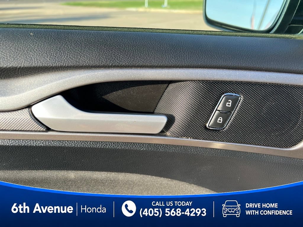 Used 2020 Ford Fusion SE FWD image 22