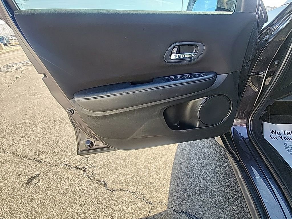 Used 2016 Honda HR-V LX image 12