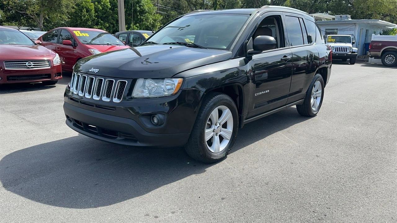 Used 2011 Jeep Compass Sport FWD image 3
