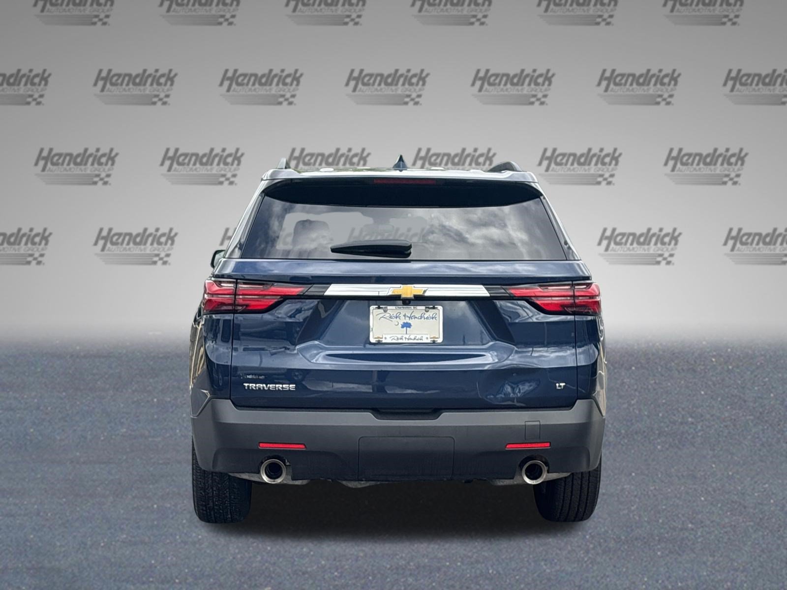 Used 2023 Chevrolet Traverse LT FWD image 9