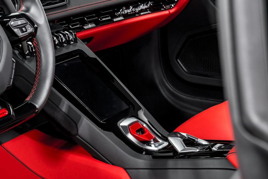 Used 2021 Lamborghini Huracan EVO RWD image 22