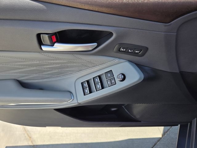 Used 2019 Toyota Avalon Limited w/ Advanced Safety Package FWD image 16