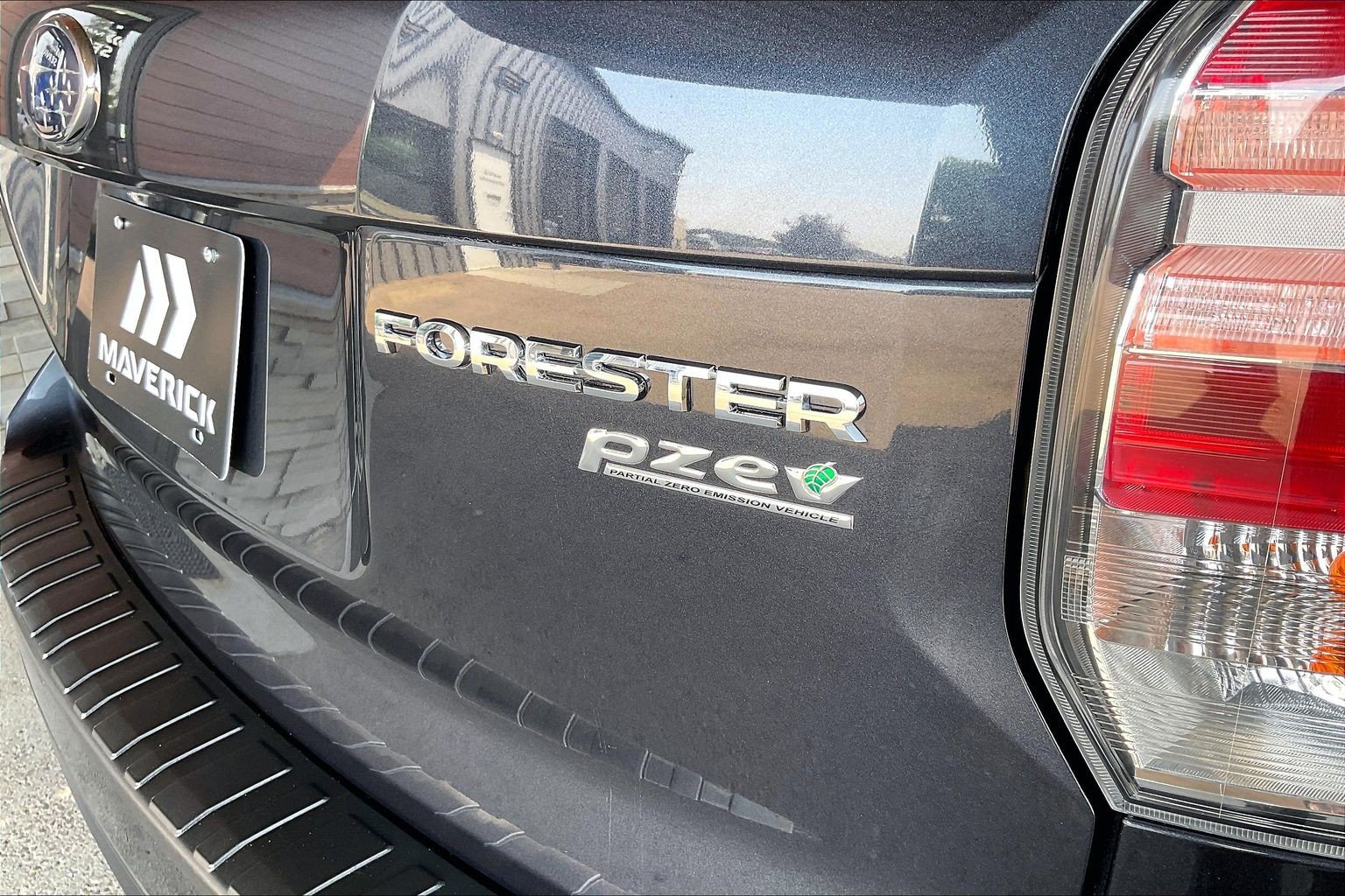 Used 2017 Subaru Forester 2.5i Premium AWD/4WD image 21