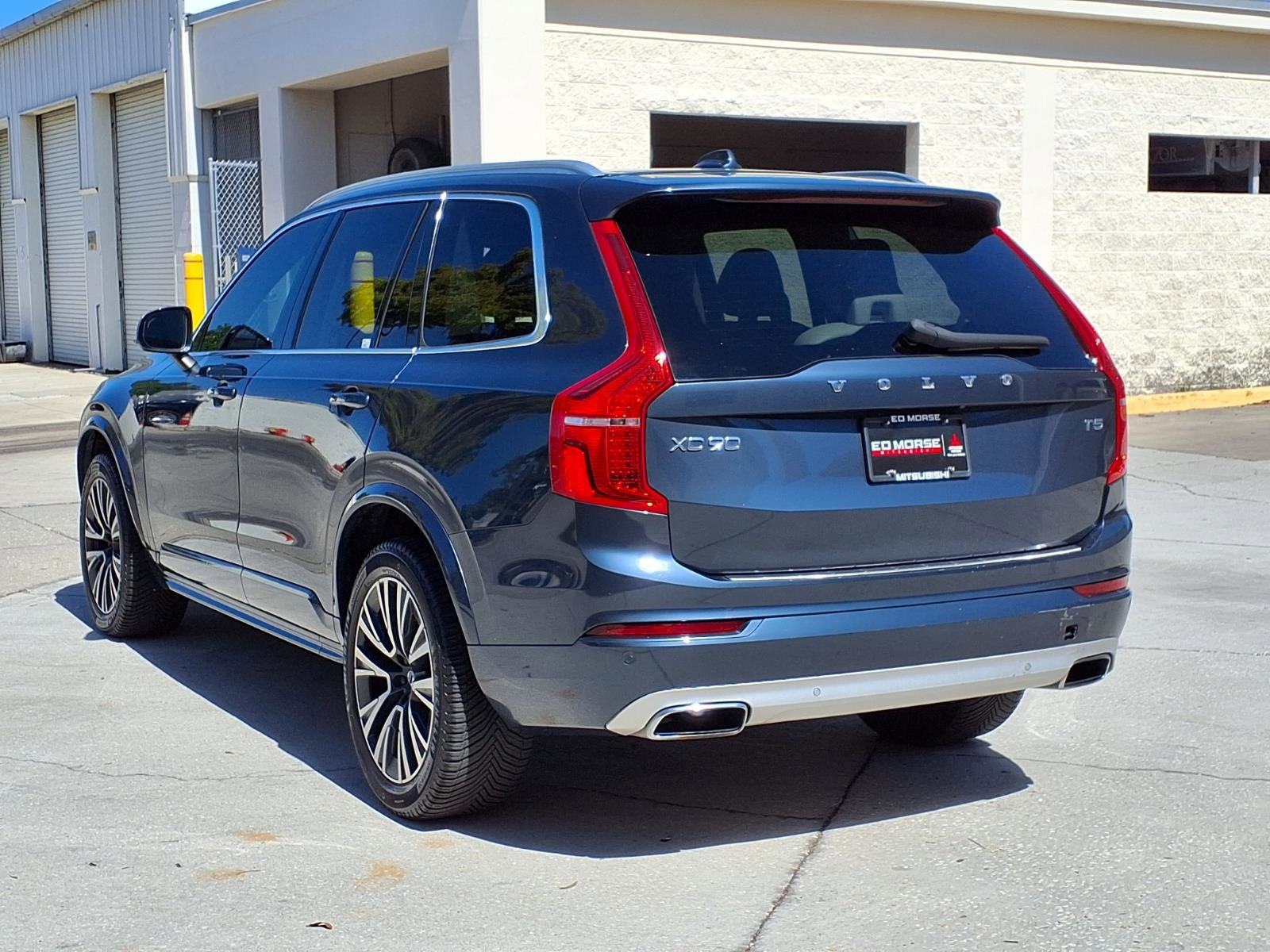 Used 2020 Volvo XC90 T5 Momentum w/ Protection Package Premier image 3
